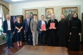 Укладено угоду про співпрацю між Стрітенською духовною академією та Вищою школою економіки