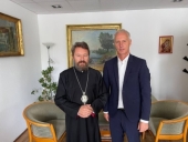 Metropolitan Hilarion of Budapest and Hungary meets with Hungary’s state secretary for religious affairs, ethnic minorities and civic relations