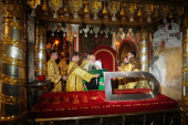 Патриаршее служение в день памяти святителя Петра в Успенском соборе Московского Кремля