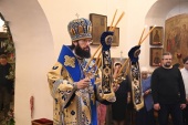 Митрополит Волоколамский Антоний совершил Божественную литургию на Китайском Патриаршем подворье в Москве