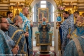 Патриарший экзарх всея Беларуси возглавил престольный праздник в храме иконы Божией Матери «Избавительница» города Жодино
