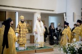 Председатель Отдела внешних церковных связей и Патриарший экзарх Западной Европы совершили Литургию в Свято-Троицком соборе Парижа