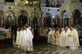 Настоятель подворья Русской Церкви принял участие в вечернем Рождественском богослужении в Патриаршем соборе в Софии