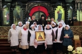 Епископ Гатчинский Митрофан поздравил с Рождеством пациентов военного госпиталя в Гатчине