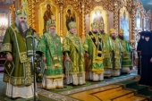 Сонм архипастырей Русской Православной Церкви совершил Литургию в Серафимо-Дивеевском монастыре