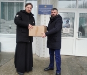 Собранные Костромской епархией новогодние подарки передали нуждающимся жителям Меловского района Луганской Народной Республики