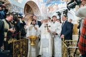 У Хрещенський святвечір Святіший Патріарх Кирил звершив Літургію в Храмі Христа Спасителя в Москві