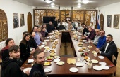 Представители ОВЦС и Синодального отдела по делам молодежи посетили Рождественский прием в московском ассирийском храме