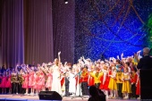Участники фестиваля «Вифлеемская звезда» Тольяттинской епархии поздравили защитников Отечества с Рождеством Христовым