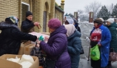В Никольском храме Первомайска на Донбассе раздали гуманитарную помощь. Информационная сводка о помощи беженцам (от 31 января 2024 года)