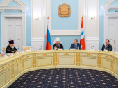 Представители Омской митрополии встретились с парламентариями региона
