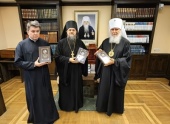 Председатель Издательского Совета передал комплект богословской и научной литературы в библиотеку Минской духовной академии