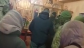 В поселке Коцюбинское Киевской области рейдеры захватили храм канонической Церкви во время богослужения