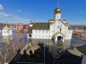 Митрополит Оренбургский Петр осмотрел оренбургские храмы, находящиеся в зоне подтопления