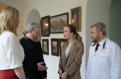 В московской больнице святителя Алексия открылась выставка Академии акварели Сергея Андрияки