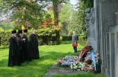 Архиепископ Брюссельский Симон возложил венки к мемориалу советских воинов в Брюсселе