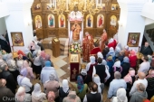 В Неделю 2-ю по Пасхе Патриарший экзарх всея Беларуси совершил Литургию в Преображенском храме Минска