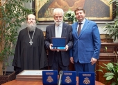 Преподаватели Сретенской духовной академии получили ведомственные награды Минобрнауки