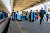 Зустріч чудотворної Тихвінської ікони Божої Матері на Ленінградському вокзалі Москви