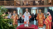 В день памяти святителя Николая Мирликийского глава Казахстанского митрополичьего округа совершил Литургию в главном храме Чимкентской епархии