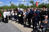 Патриарший экзарх всея Беларуси принял участие в церемонии открытия памятника «Раненому солдату» в Смолевичском районе Минской области
