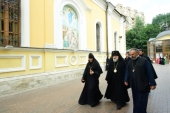 Иерарх и духовенство Православной Церкви в Америке посетили в Москве Покровский женский монастырь