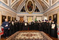 Награждение архиереев и духовенства в Патриарших покоях Троице-Сергиевой лавры