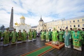 His Holiness Patriarch Kirill celebrates Liturgy at the Lavra of the Holy Trinity and St. Sergius on the commemoration day of the saint