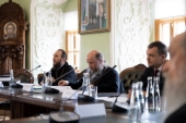 Відбулося перше засідання ради культурно-просвітницького центру Троїце-Сергієвої лаври «Кіновія»