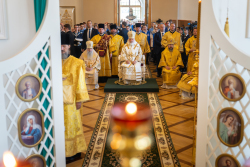 Патриарший визит в Санкт-Петербургскую митрополию. Божественная литургия в Александро-Невской лавре
