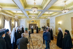 Order of Right-Believing Prince Daniel of Moscow presented to Metropolitan Anthony of Volokolamsk by Patriarch Kirill