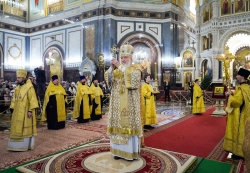 Напередодні Нового року Святіший Патріарх Кирил звершив молебний спів на новоліття у Храмі Христа Спасителя