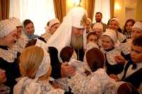 Встреча Святейшего Патриарха Алексия с организаторами и участниками фестиваля 'Любовью и единением спасемся'