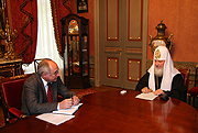 Святейший Патриарх Кирилл встретился с ректором Российской академии государственной службы В.К. Егоровым