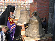 Во Владивостоке освятили колокола Покровского храма