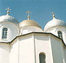 В Новгороде восстанавливают купола древнейшего православного храма