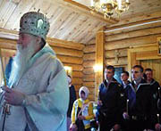 Архиепископ Мурманский Симон совершил заупокойные богослужения об упокоении погибших на подводной лодке 'Курск'