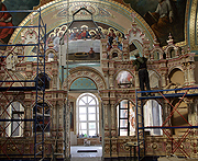 Завершается монтаж фарфорового иконостаса в нижегородском Благовещенском монастыре