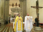 На мощах святителя Николая Чудотворца в Венеции совершена Божественная литургия