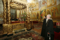 Представители Русской Зарубежной Церкви поклонились мощам святителя Тихона, Патриарха Всероссийского