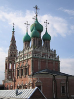 Новая застройка может скрыть церковь Воскресения Христова в Кадашах от глаз москвичей