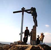 На сопке Крестовой во Владивостоке обновлен православный крест