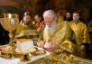 24 февраля 2008 г., Москва. Божественная литургия в московском Сретенском монастыре (фото сайта Православие.ru).