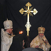 Архиепископ Берлинский Марк освятил накупольный крест для русского храма Вознесения на Елеоне