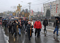 В День Республики по улицам Владикавказа прошел крестный ход