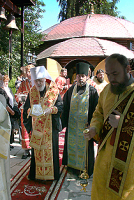 Митрополит Киевский Владимир освятил храм у места, где находилась Десятинная церковь