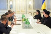 Президент Украины провел встречу с делегацией Константинопольского Патриархата