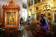 В храме свт. Николая в Толмачах, где хранится чудотворная Владимирская икона Божией Матери, состоялось праздничное богослужение