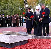Митрополит Филарет принял участие в открытии памятного знака 'Камень мира Хиросимы' в Минске
