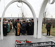 На территории кемеровского храма установлен памятник жертвам политических репрессий